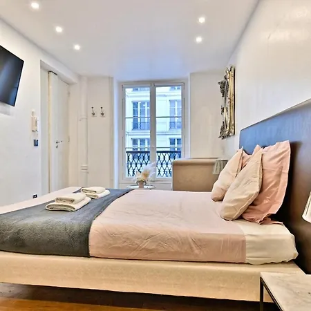 Appartamento Pleasant Close To Galerie Lafayette - Ii Parigi